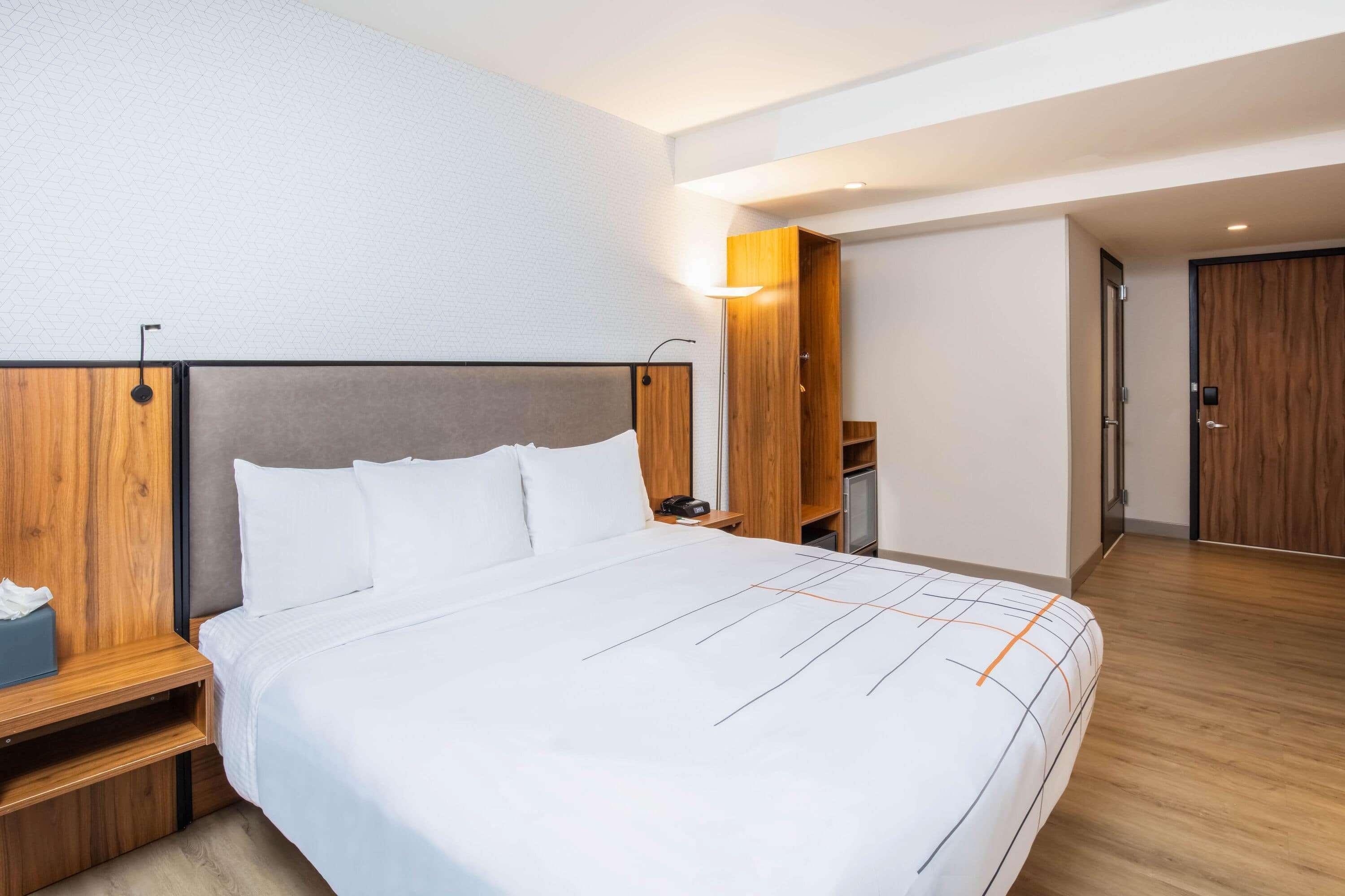 La Quinta By Wyndham Time Square South Hotel New York Bagian luar foto