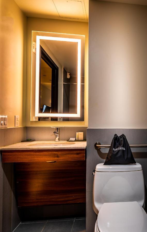 La Quinta By Wyndham Time Square South Hotel New York Bagian luar foto