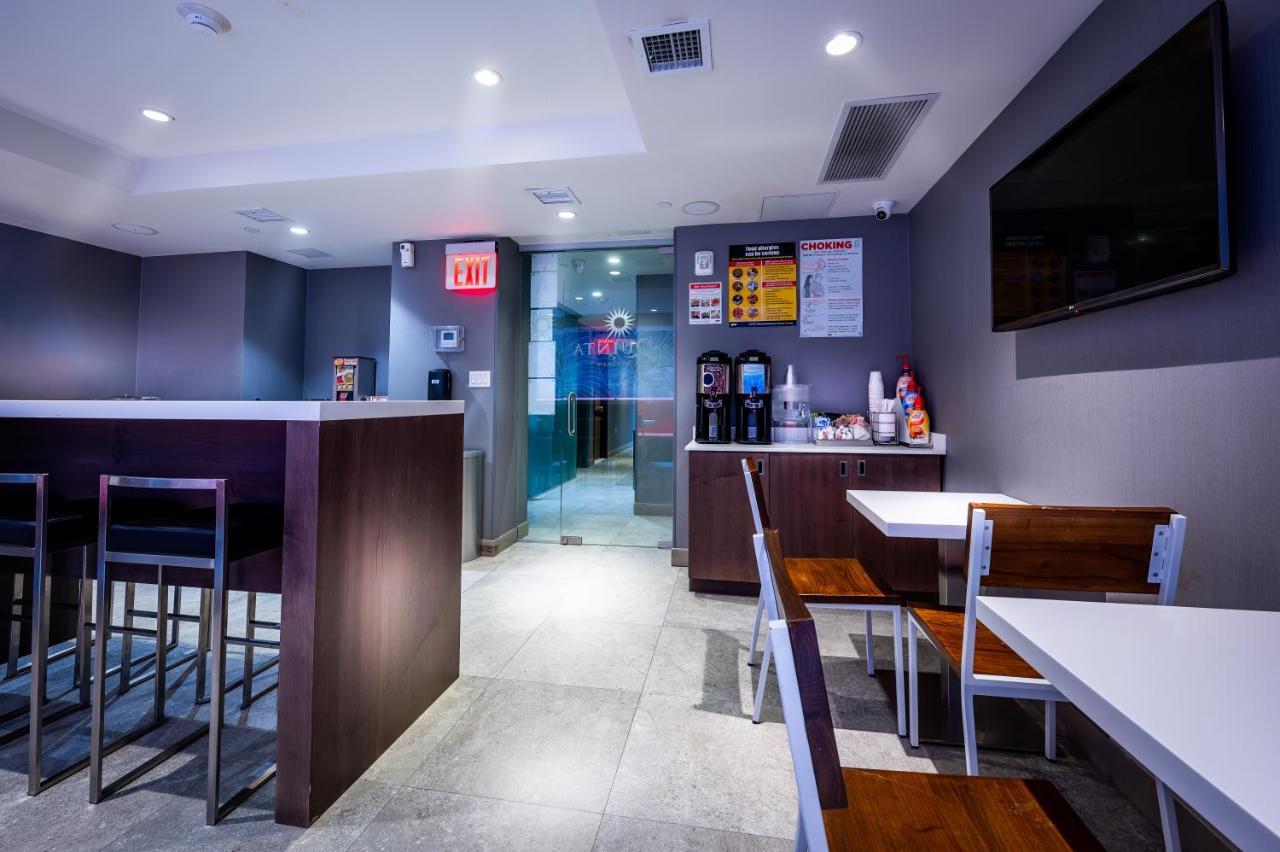 La Quinta By Wyndham Time Square South Hotel New York Bagian luar foto