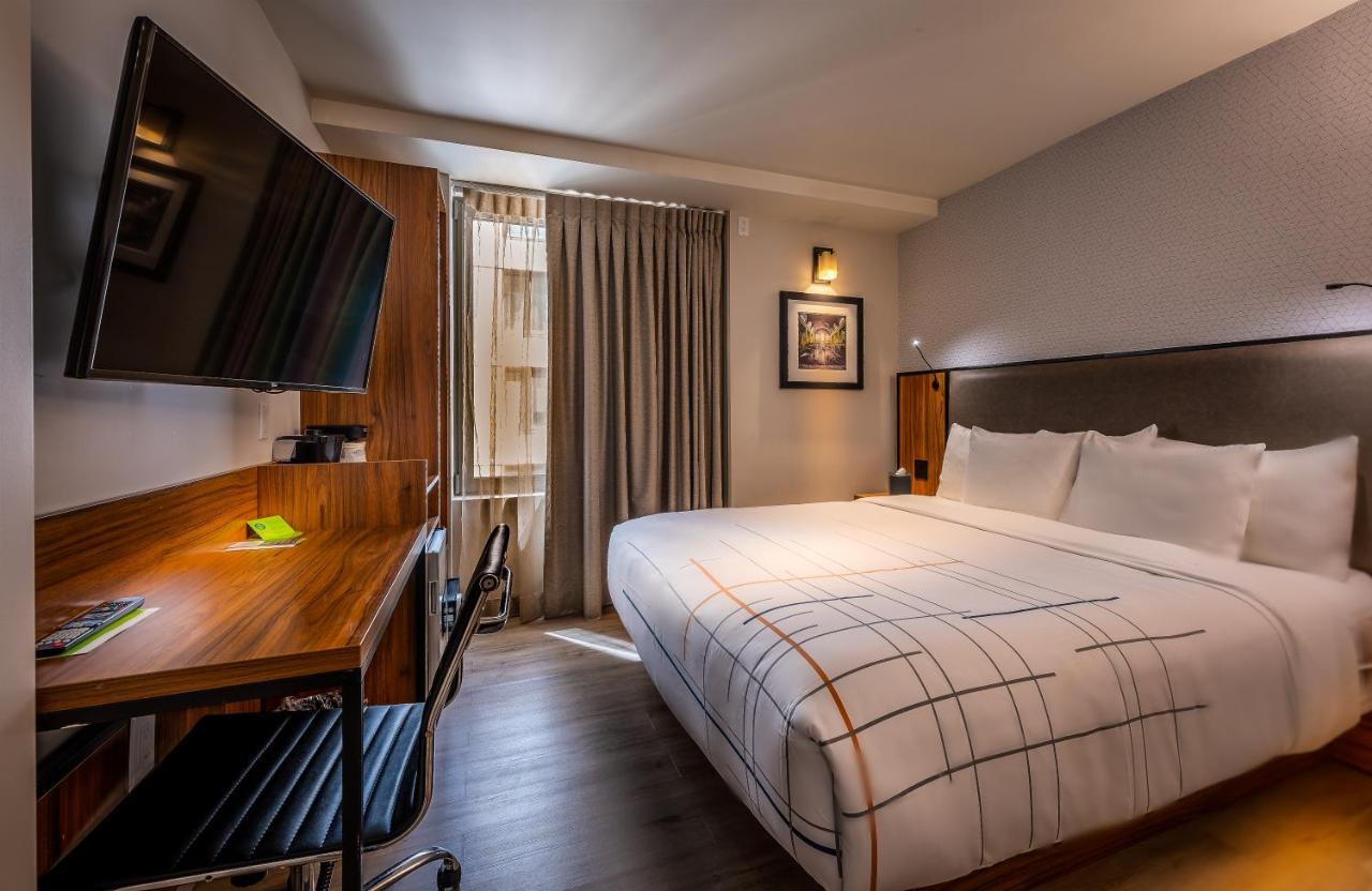La Quinta By Wyndham Time Square South Hotel New York Bagian luar foto